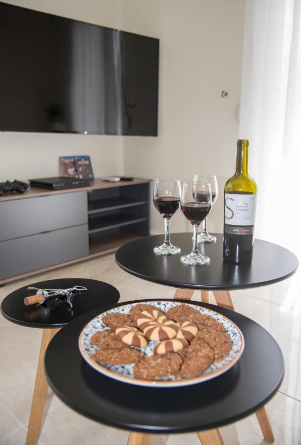 Center Manolia Dream 3 Bedroom Apartment 100M Away From The Beach Ханя Екстериор снимка